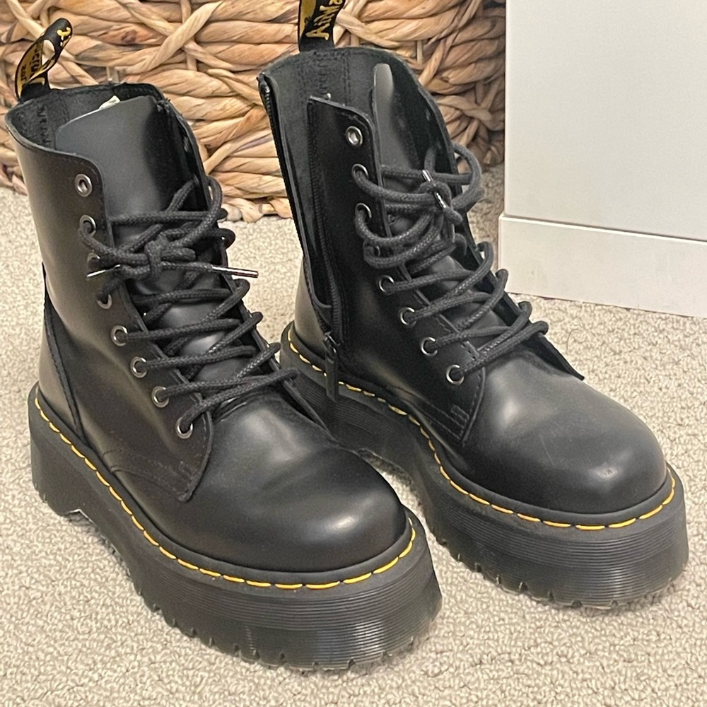 NEW DR. MARTENS Jadon Womens Platform Boots